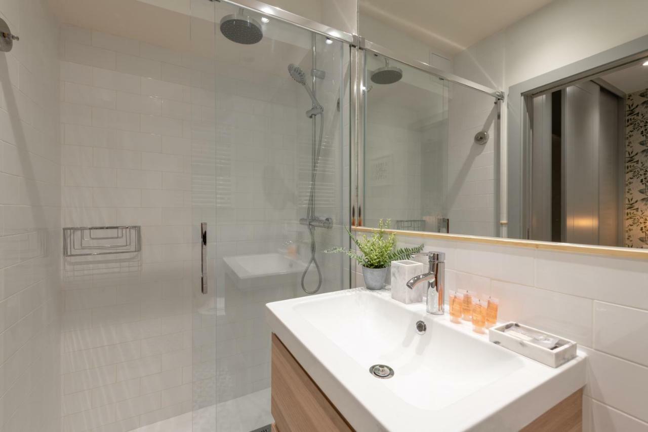 Sophisticated Brand New Flat Madri