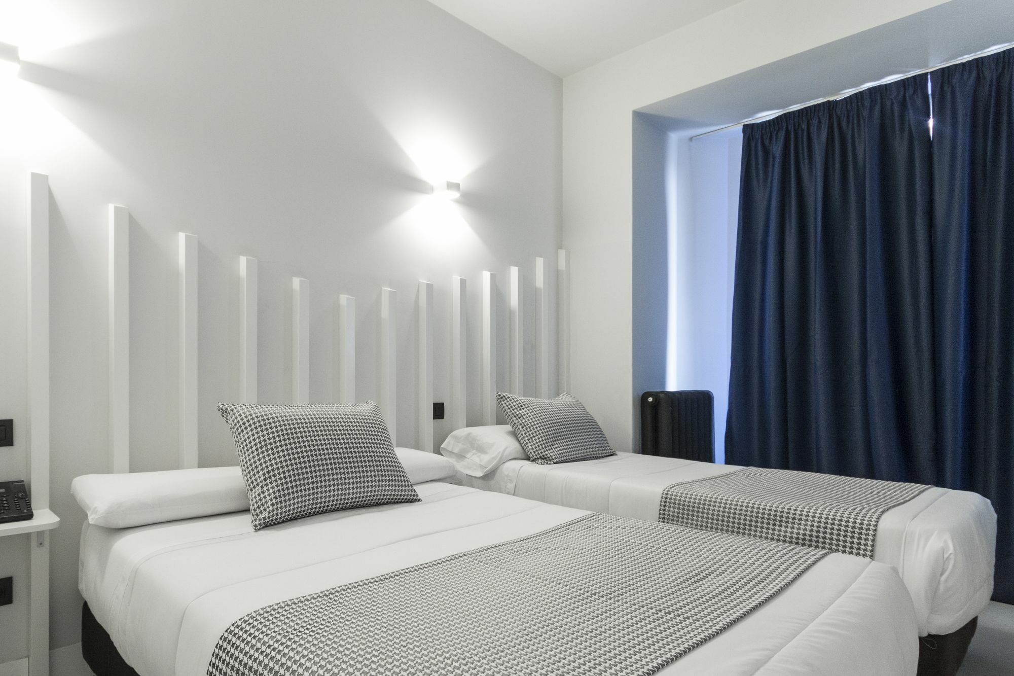 Carmen-gran Via Hostel *