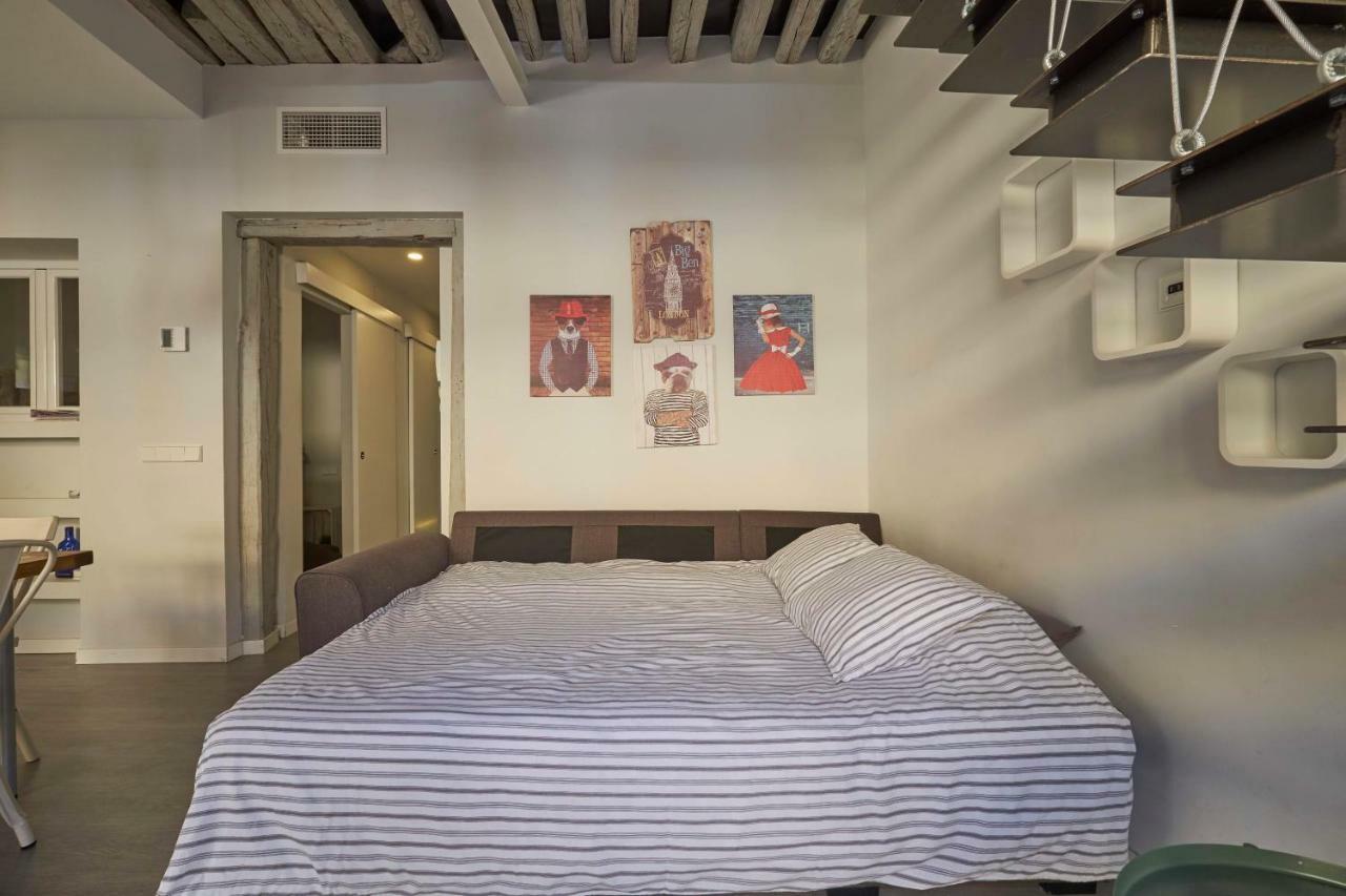 Stylish Apts Center Malasana- 1, 2 & 3 Bedroom Flats In Same Building * Madrid
