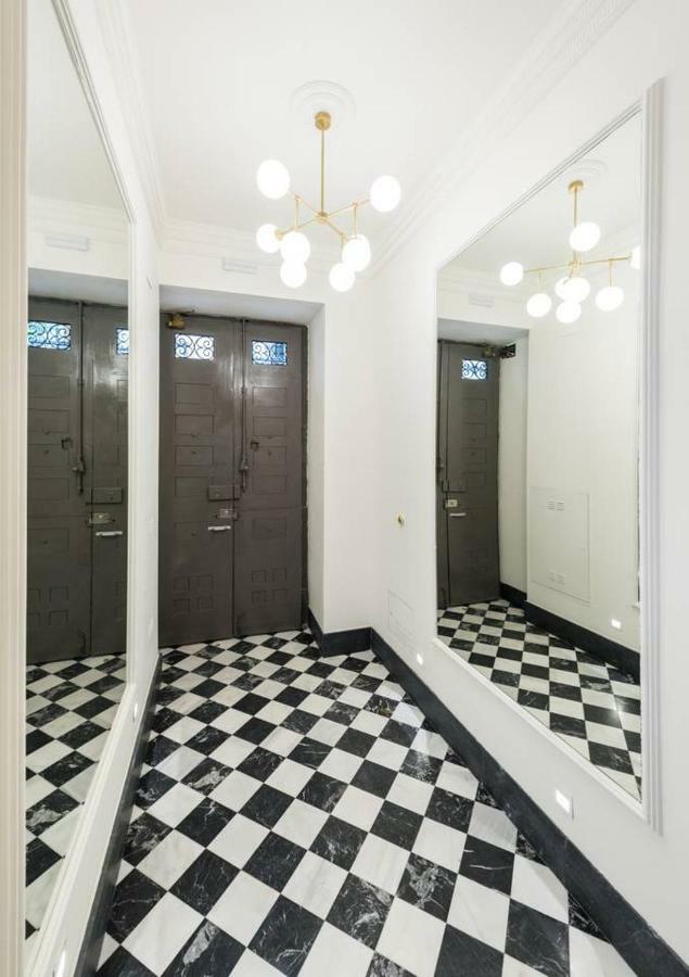 Apartment Explore From A Warm With Patio At A Newly Refurbished Manorial Building *