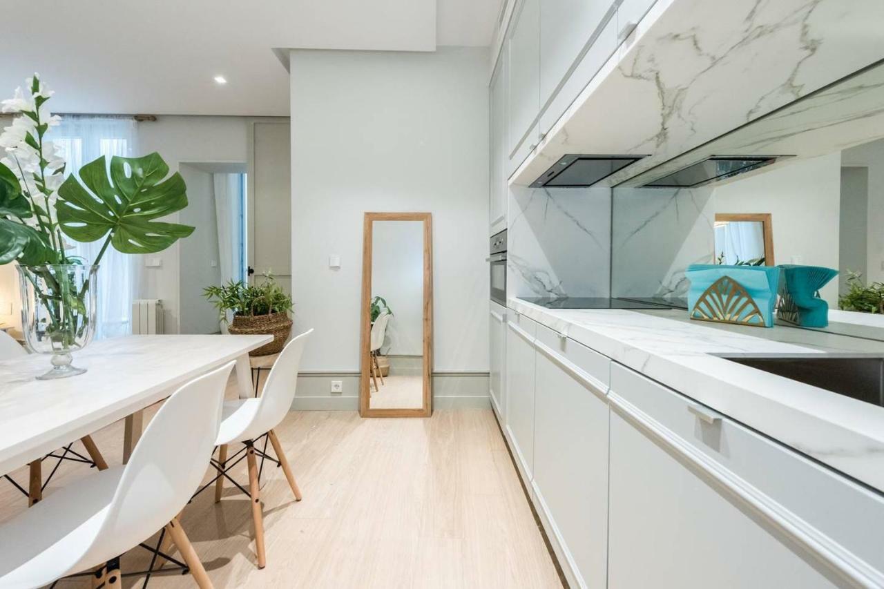 Apartment Explore From A Warm With Patio At A Newly Refurbished Manorial Building