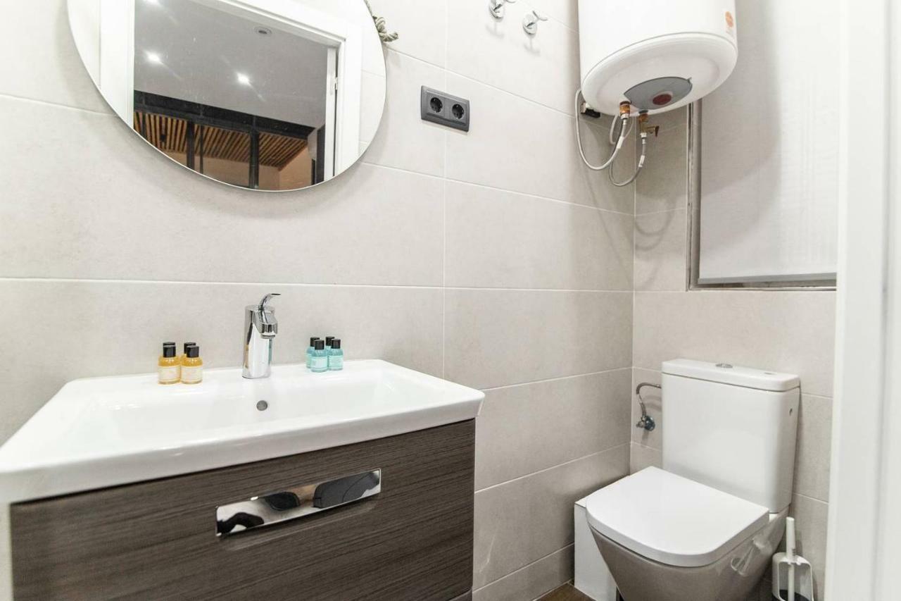 Cozy And Modern For 4 In * Madrid