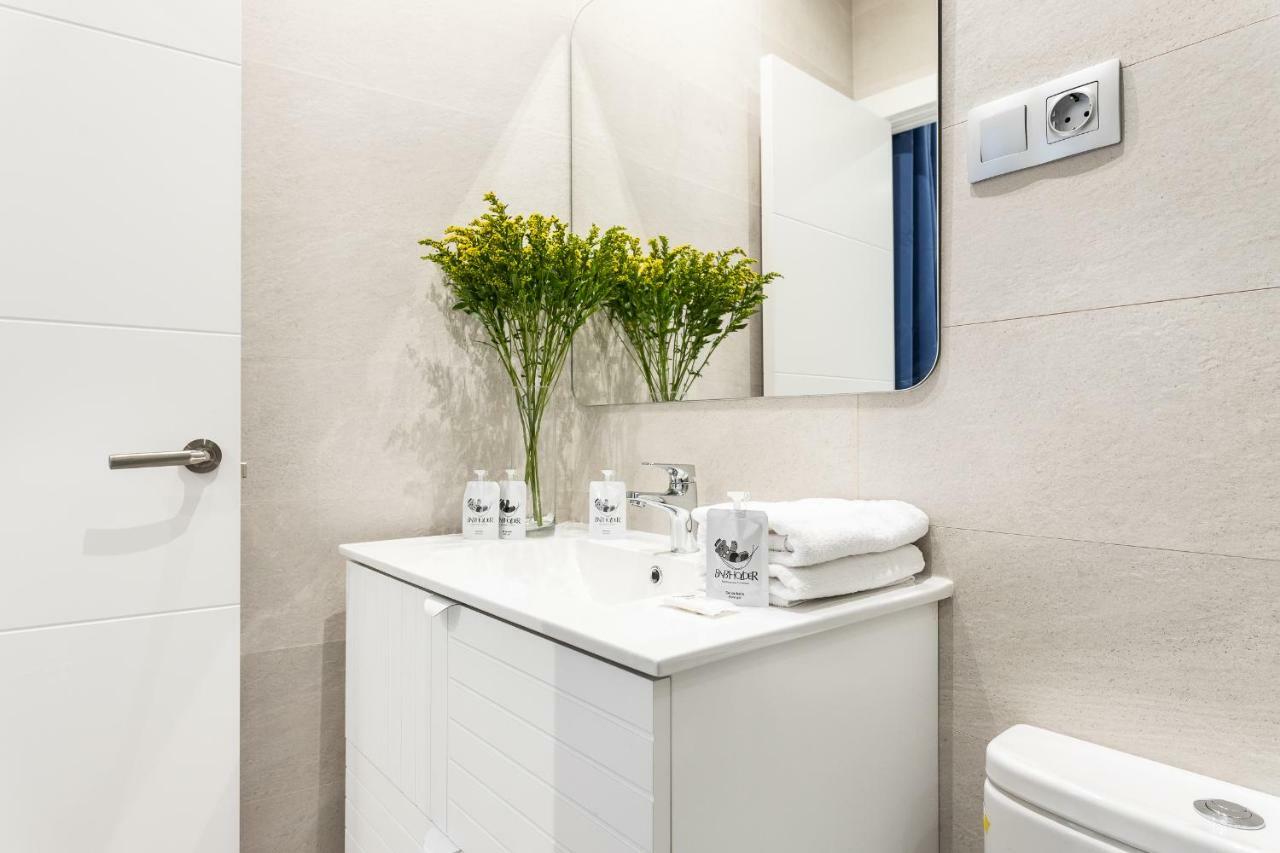 Bnbholder Black & Yellow Design Sol Apartment Madrid
