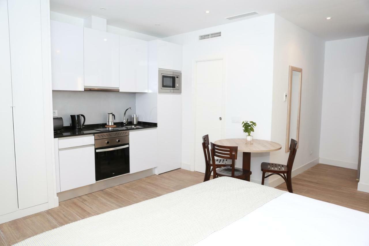 Aparthotel New Point Opera 3*