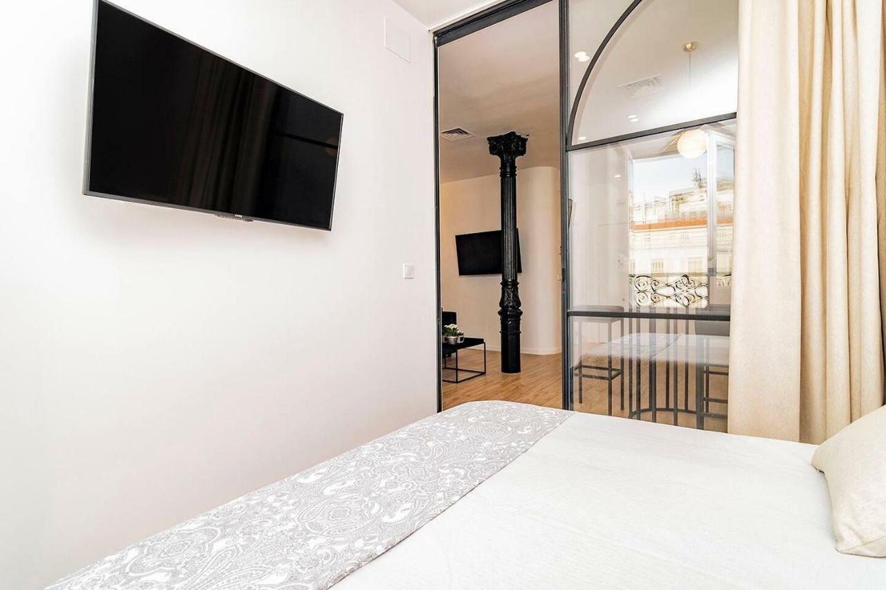 Unbeatable Views Of Puerta Del Sol By Batuecas *