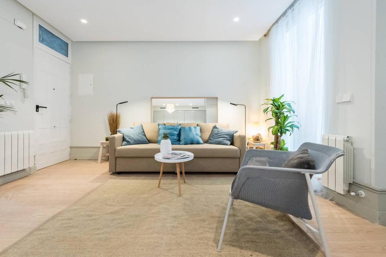 Explore From A Warm With Patio At A Newly Refurbished Manorial Building Madrid