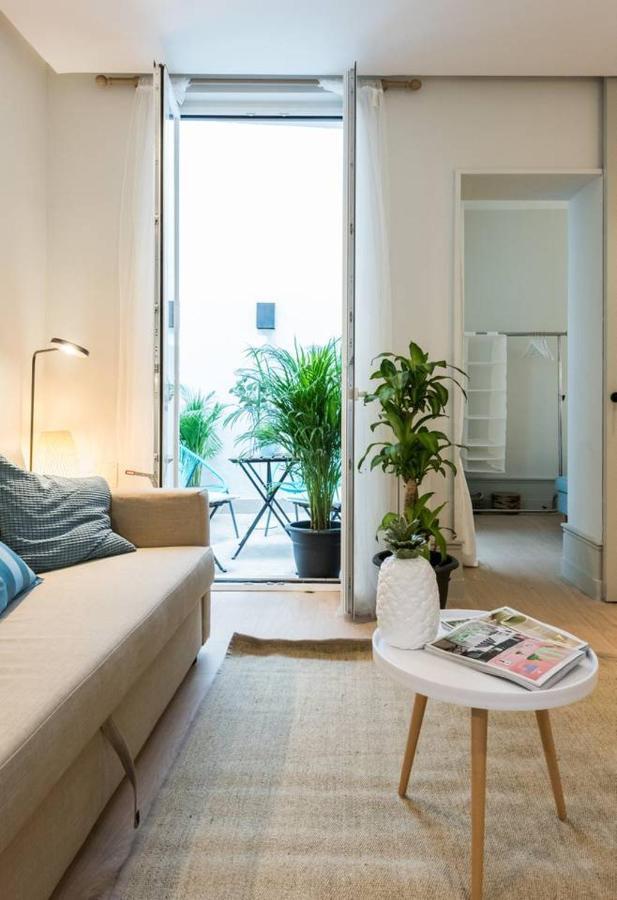 Explore From A Warm With Patio At A Newly Refurbished Manorial Building