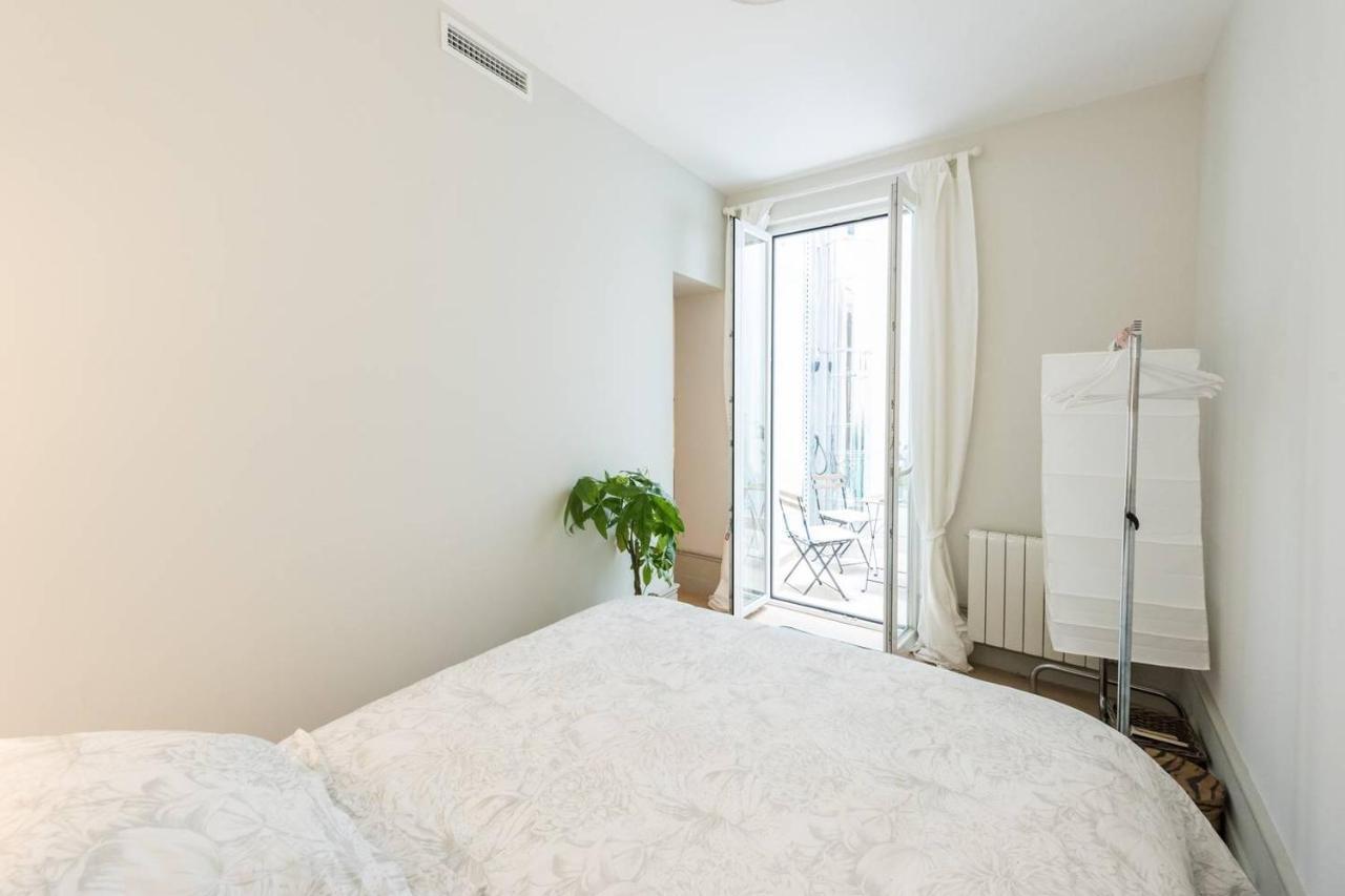 Explore From A Warm With Patio At A Newly Refurbished Manorial Building Apartment Madrid