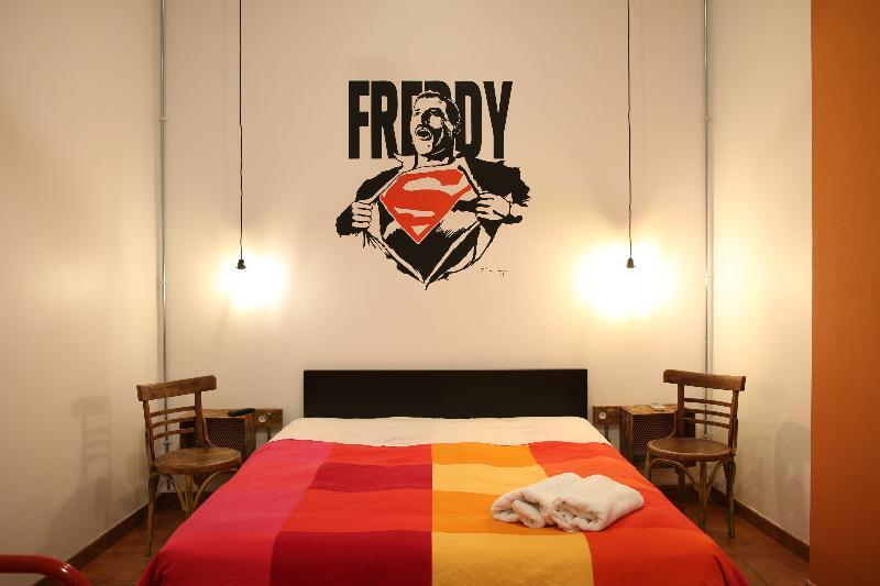 Way Hostal *