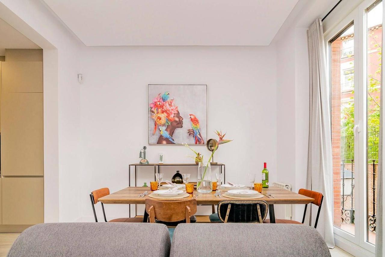 Apartment With Balconies In La Latina By Batuecas Madrid