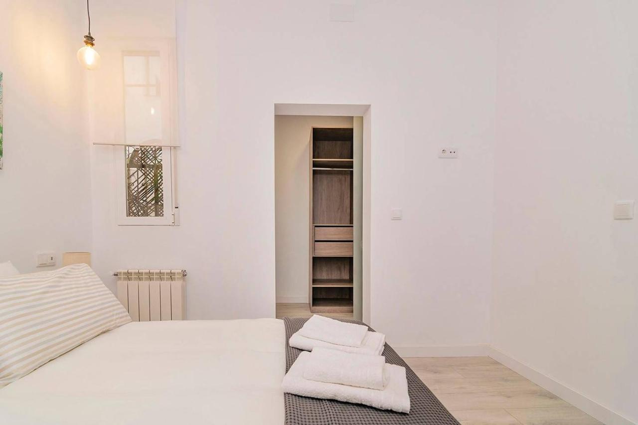 With Balconies In La Latina By Batuecas Apartamento Madrid