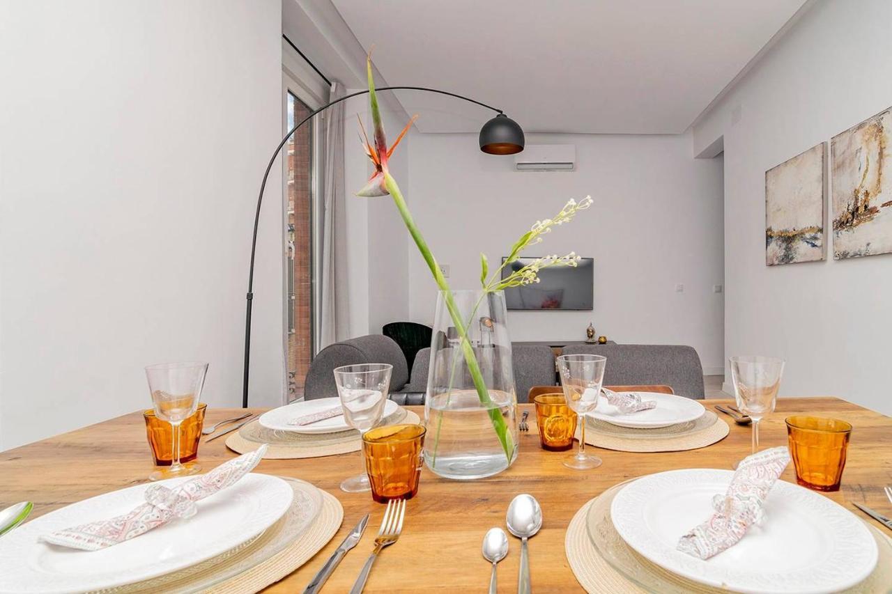 Apartamento With Balconies In La Latina By Batuecas *