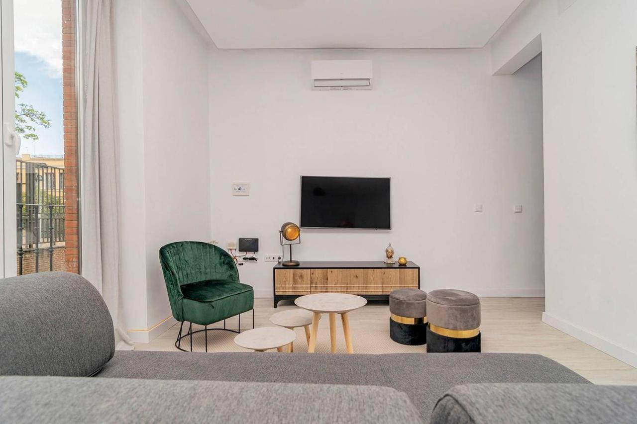 Apartment With Balconies In La Latina By Batuecas *