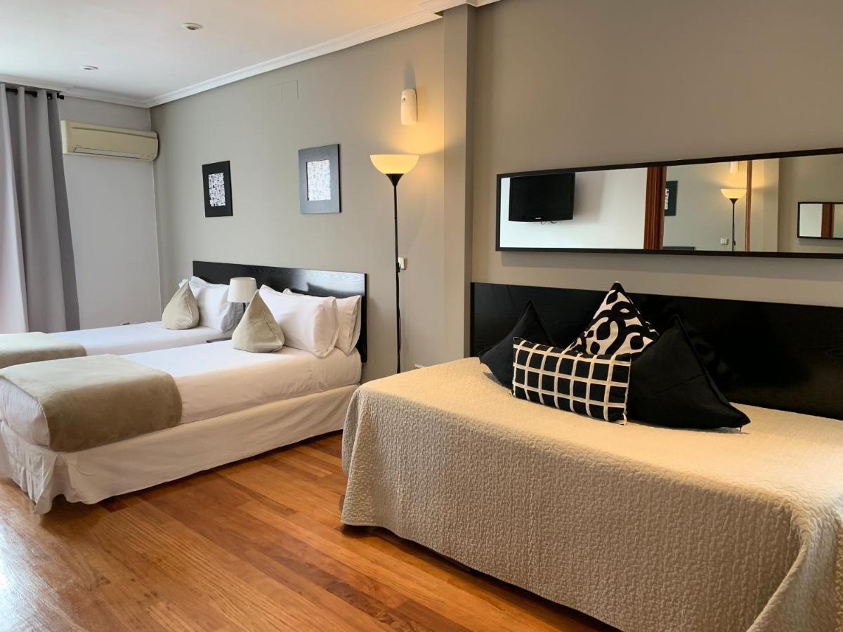Aparthotel New Point 3*