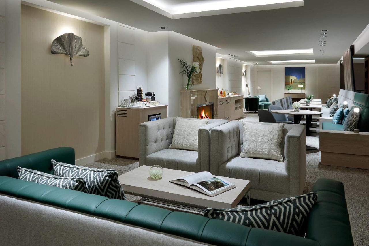 Hyatt Regency Hesperia Hotel