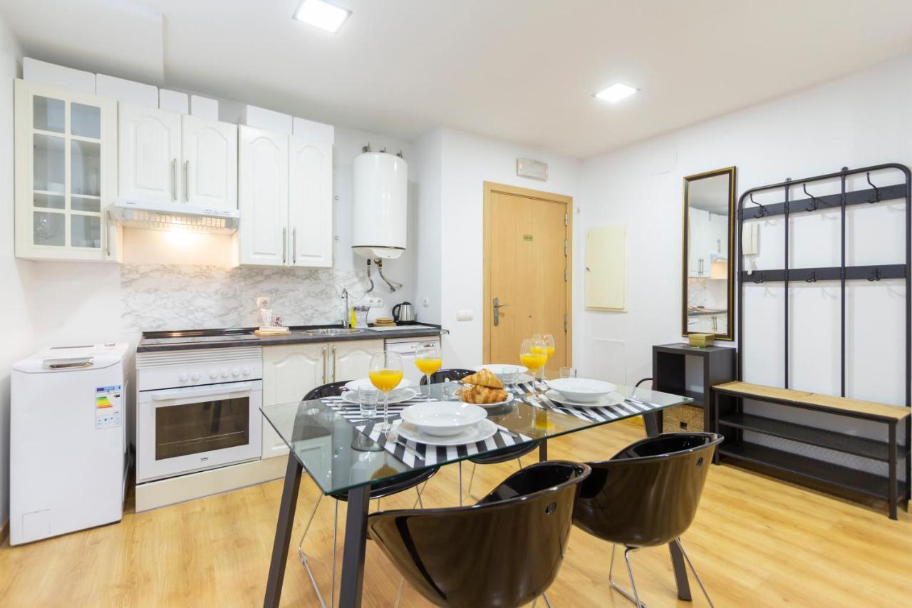 Dobo Homes Manoteras 30 * Madrid