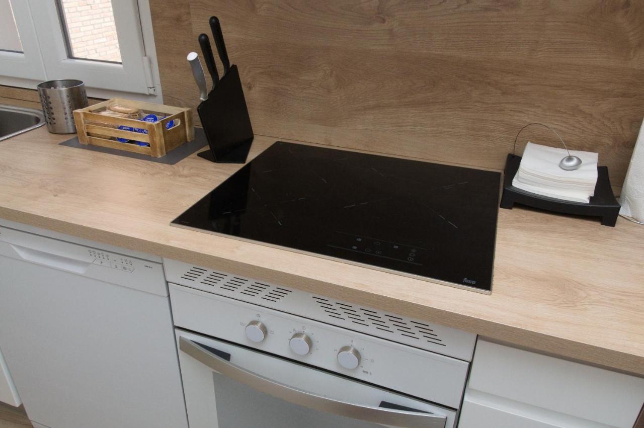 Moderno,tranquilo, Entrada Autónoma Y Fácil Aparcamiento. Apartamento