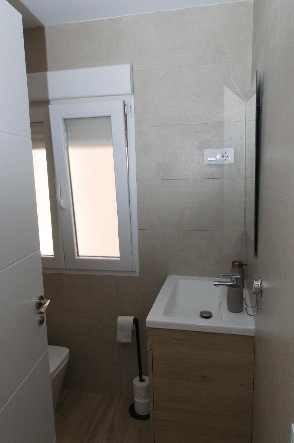 Moderno,tranquilo, Entrada Autónoma Y Fácil Aparcamiento. Apartamento *