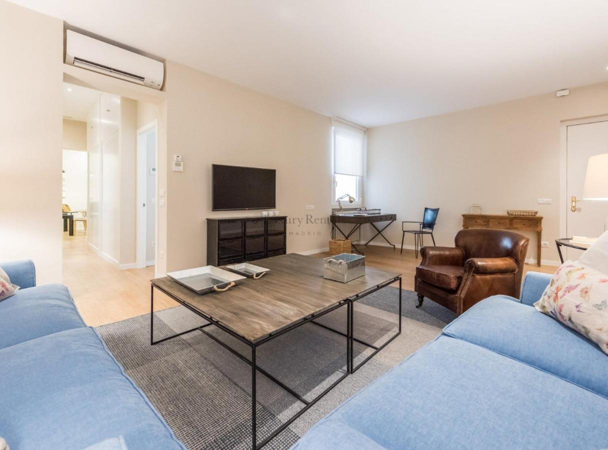 Opera I Apartment