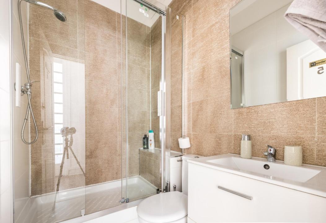 M&f 7 Rooms/7 Bathrooms Over Gran Via Apartamento