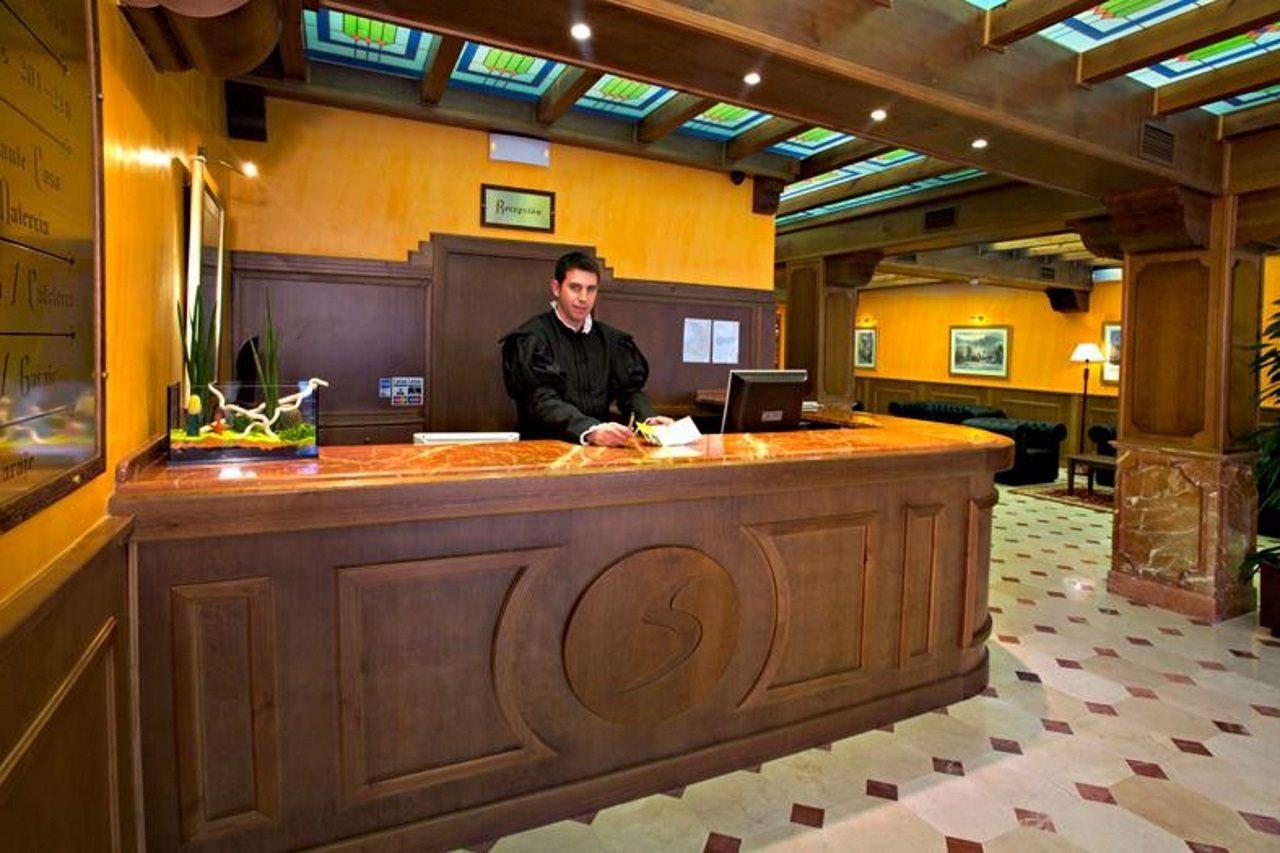 Hotel Agora Juan De Austria 4*