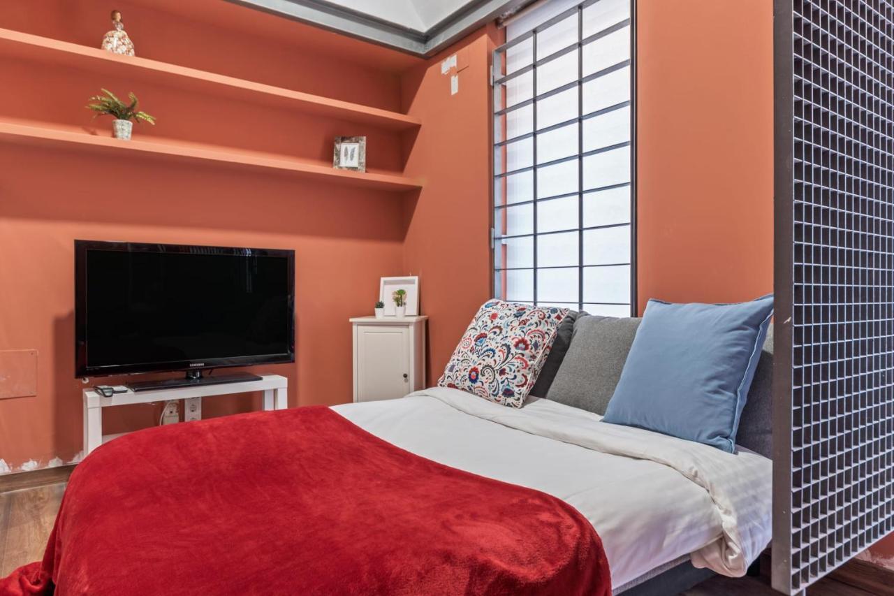 Contemporary Flat With 1-bedroom In Madri