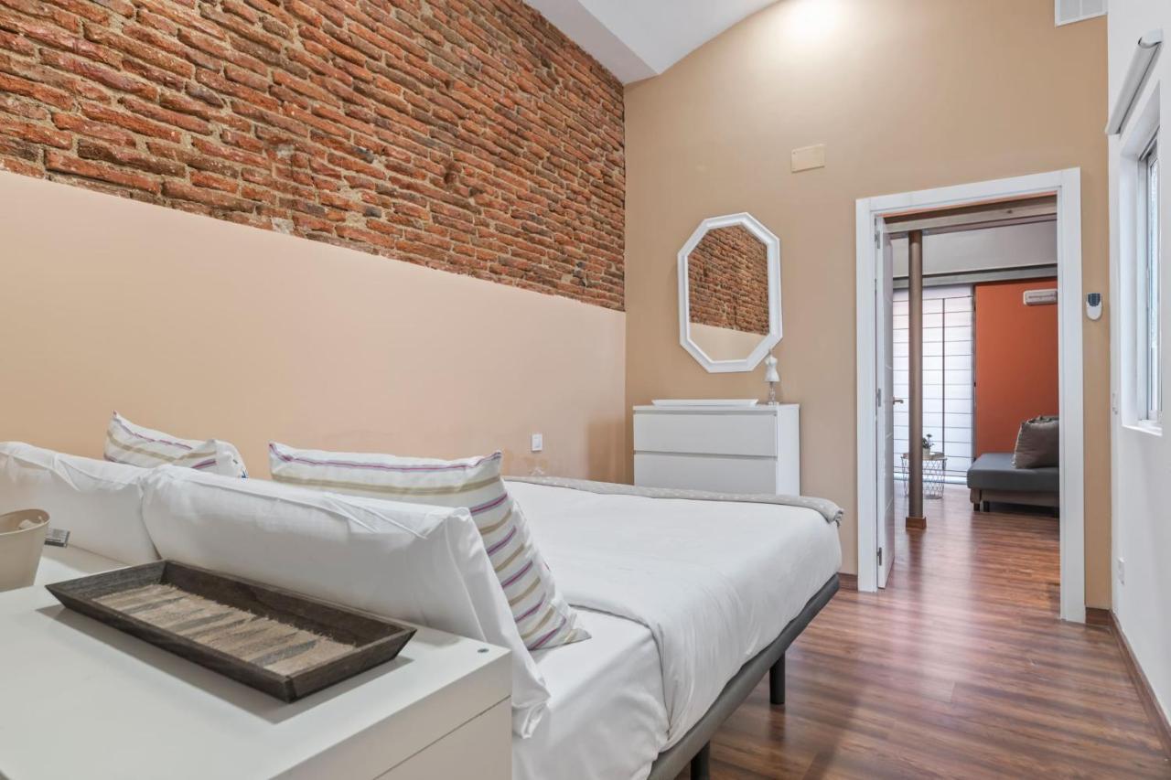Contemporary Flat With 1-bedroom In Apartamento Madri