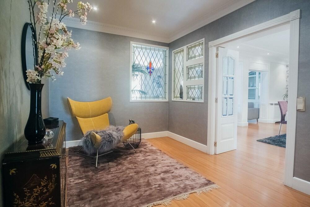 Appartement 300m² 5 Slaapkamer, 4 Privé Badkamer In Centrum *