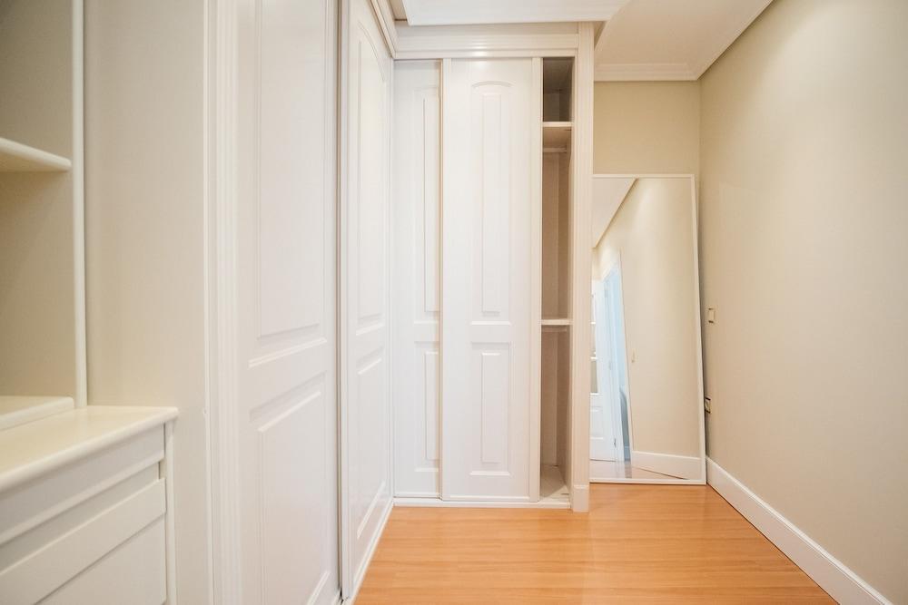 Appartement 300m² 5 Slaapkamer, 4 Privé Badkamer In Centrum