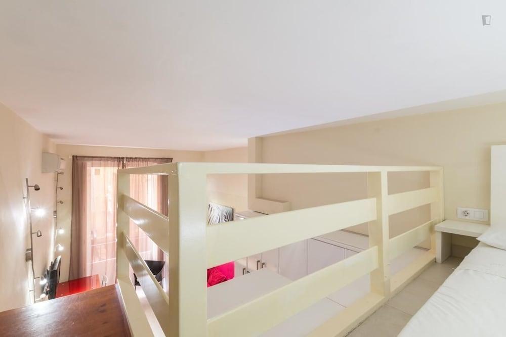 Apartment Puzzle Sol *