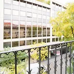 Apartamento Moderno en Edificio Clásico del Centro