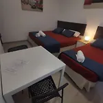 Arvin Hostal