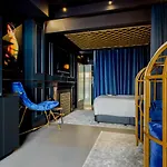 Suite Shibari By Justine Apartments Sobria Elegante Y Pecaminosa Apartamento Turistico En Madrid Rio