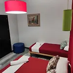 Arvin Hostal
