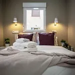 Cozy 2Bed2Bath&Patio W Bedbath In Mdrd\'S Center