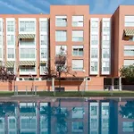 Vivienda Con Zona De Trabajo, Piscina Y Parking