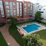 Vivienda Con Zona De Trabajo, Piscina Y Parking