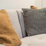 Cozy 1Bd 1Bth - Anton Martin