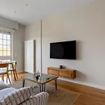 Bright With Views - 2Bd 1Bth- Av America