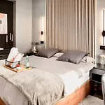 Luxury And Elegant Apartment Madrid