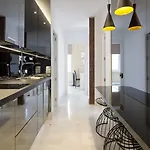 Apartamento Embajadores -No Ascensor-