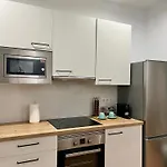Moderno Estudio En Usera - A 15 Minutos Del Centro Madrid