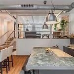 175M Trendy Loft In Luxury District With Premium Amenities