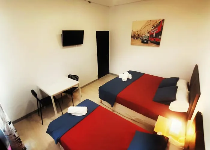 Arvin Hostal