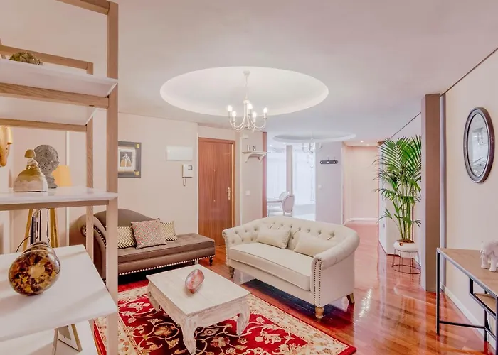 Descalzas Reales Apartment