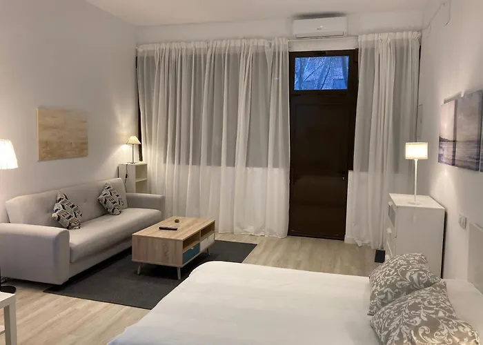 Padre Claret2 Apartments