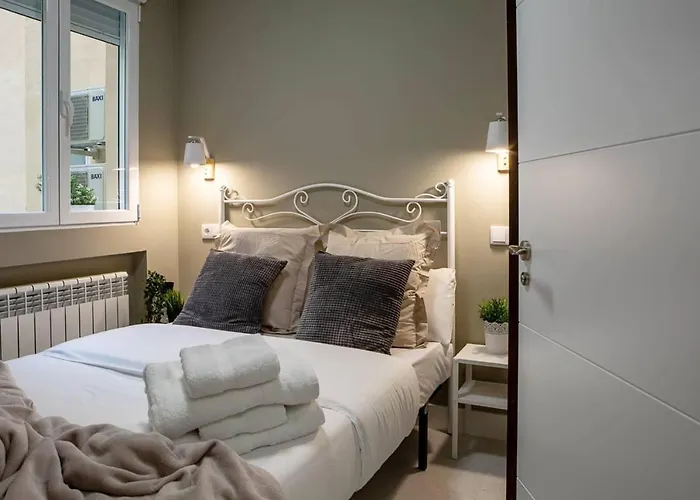 Cozy 2Bed2Bath&Patio W Bedbath In Mdrd\'S Center
