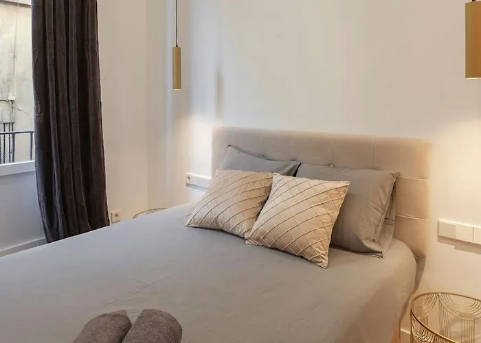 Centro III Calle Carrera De San Jeronimo 3Br 3Bh