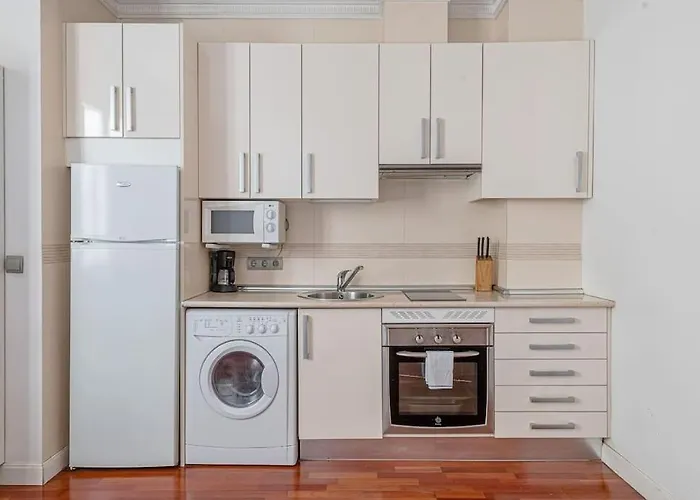 Modern Apartment In Chueca Inf3Iz4