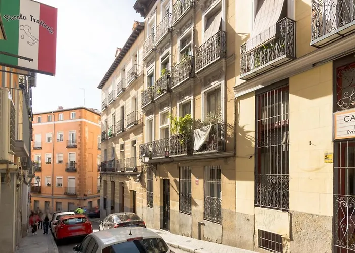 Cozy 1Bd 1Bth - Anton Martin